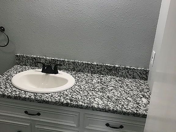 5th image of 608 Hayes St