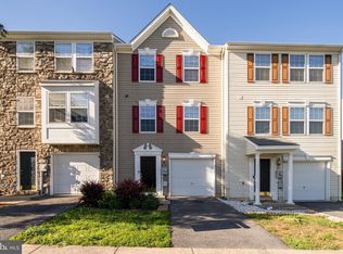 325 Scarboro Dr, Bunker Hill, WV 25413