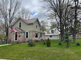410 N Franklin St, Waupaca, WI 54981