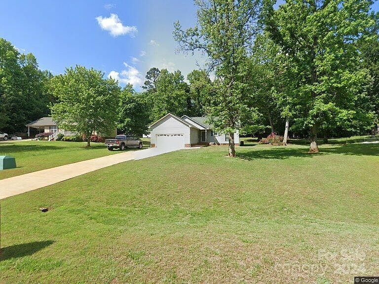 1st image of 213 Laurel Creek Dr