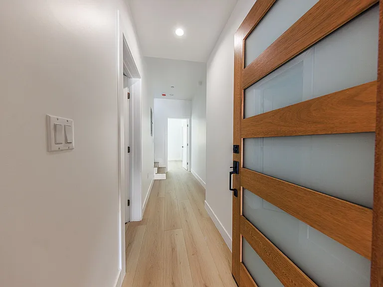 2424 S West View St — Photo 9