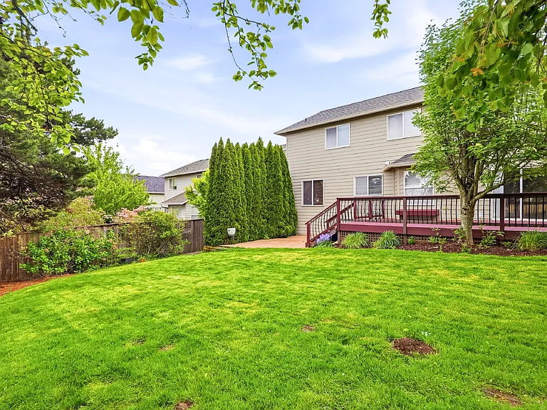 3521 NW Dahlia Dr — Photo 36