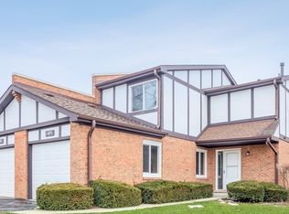 1493 Circle Ct, Elk Grove Village, IL 60007