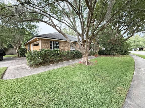 3rd image of 11644 Lazy Willow Ln
