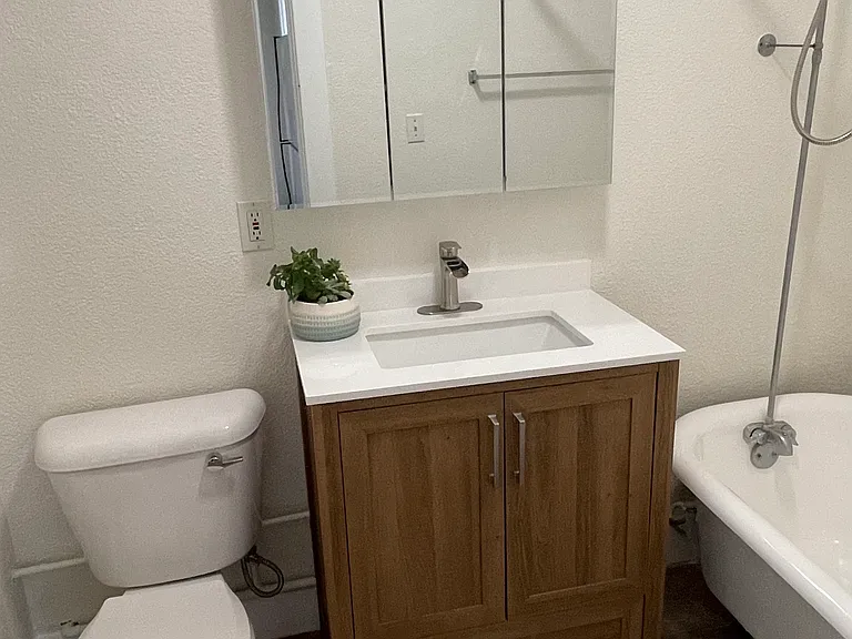 141 W Ivy St #141 — Photo 3