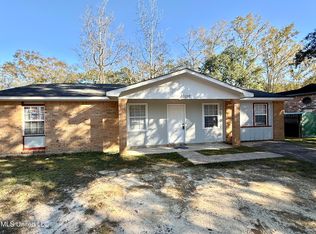 10116 Oakwood Park Dr, Moss Point, MS 39562