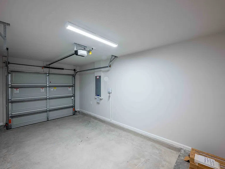 850 Hartshill Pl — Photo 19