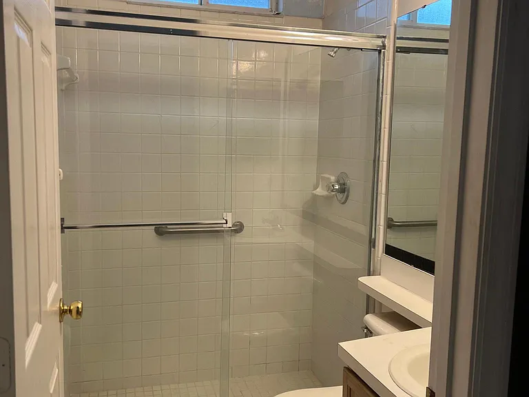full bathroom 1
