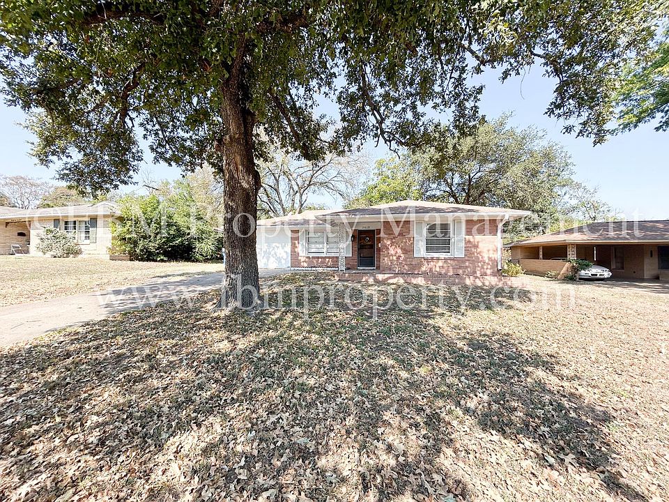 1st image of 2919 College Cir