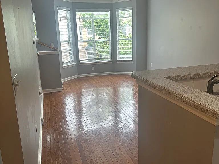 375 Highland Ave NE #1008 — Photo 3