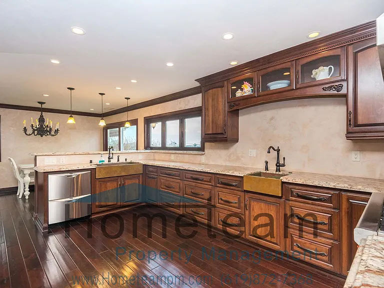 2324 Frankfort St — Photo 20