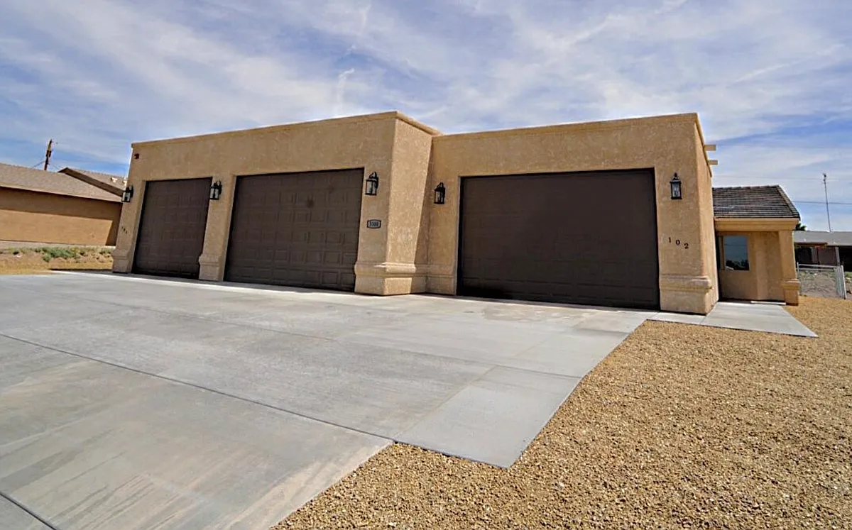 Building Photo - 3300 Tomahawk Dr #101