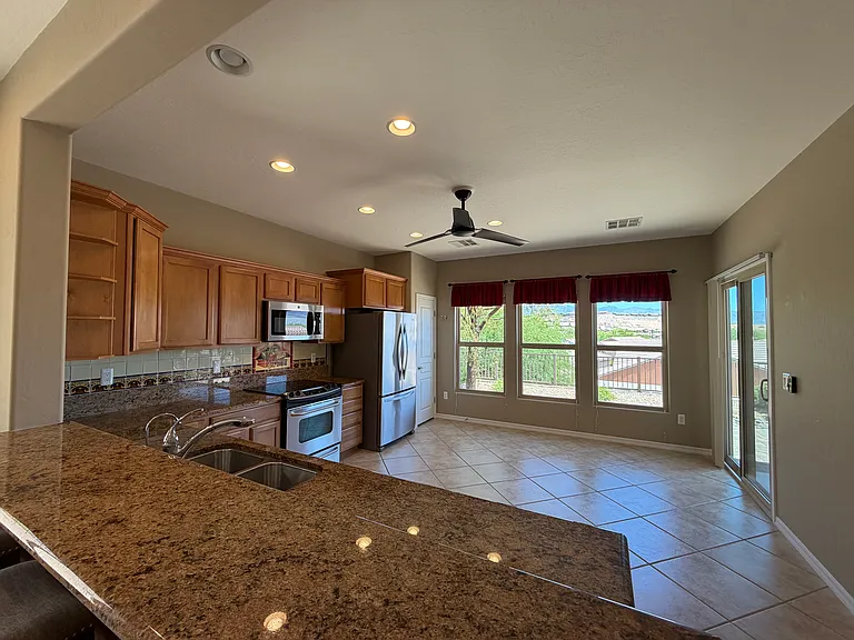 1072 Bunkhouse Ct — Photo 7