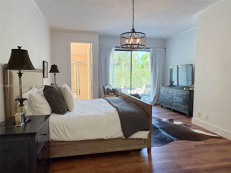 2530 Windsor Way Ct — Photo 10