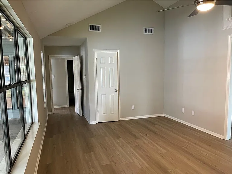 1015 Cascade Creek Dr — Photo 14