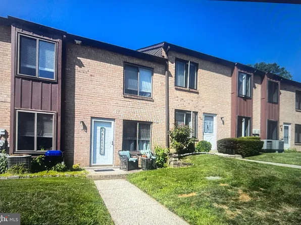 5200 Hilltop Dr APT F12, Brookhaven, PA 19015