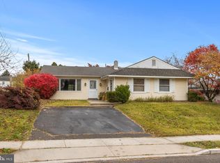 218 Allendale Dr, Morrisville, PA 19067