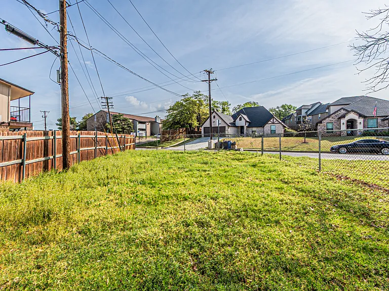 308 Franklin Dr — Photo 32