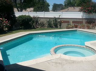 7663 Amestoy Ave, Van Nuys, CA 91406