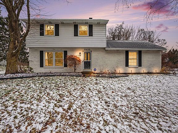 3rd image of 5632 Castleton Ln