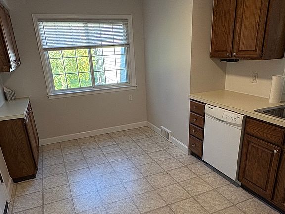 5th image of 734 Briarcliff Rd #734