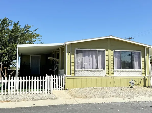 2001 Windbreak Dr #1, Rosamond, CA 93560
