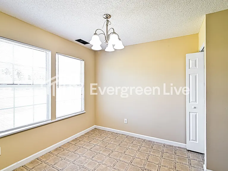 130 Curvewood Rd — Photo 3