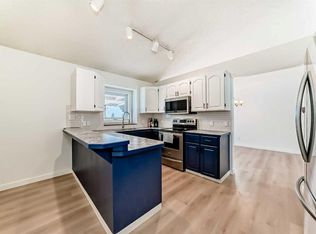 20 SE Westland Gate, Okotoks, AB T1S 1N1