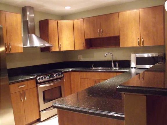 4th image of 2780 NE 183rd St Ph 4