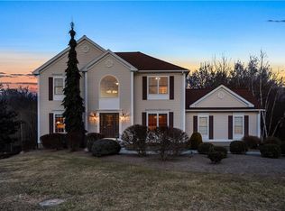 36 Lauren Ct, Cranston, RI 02921
