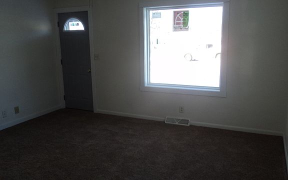 3rd image of 177 E Greenview Ave