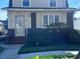 166 Franklin St, Franklin Square, NY 11010