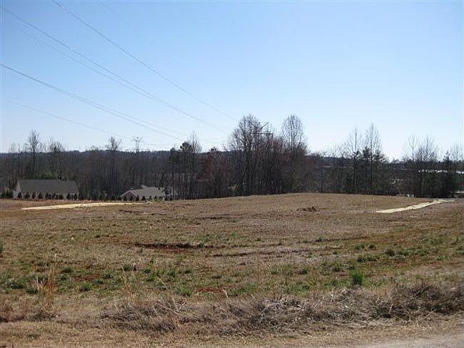 2nd image of 1685 Connelly Springs Rd