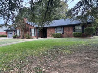 813 Hyde Park Blvd, Cleburne, TX 76033