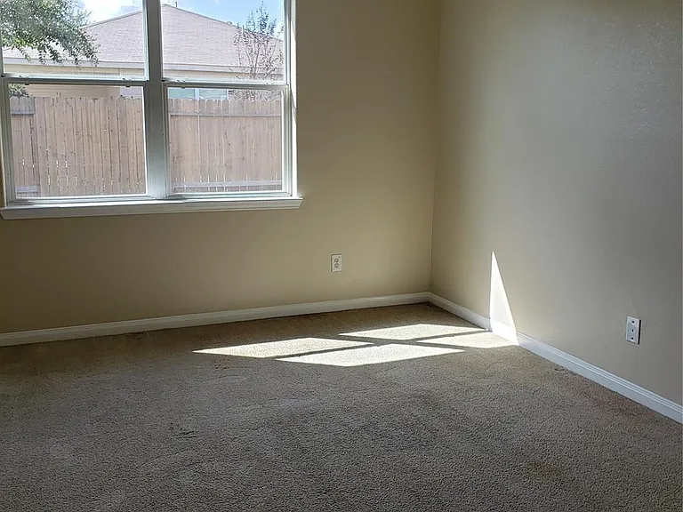 5619 Straight Way — Photo 13