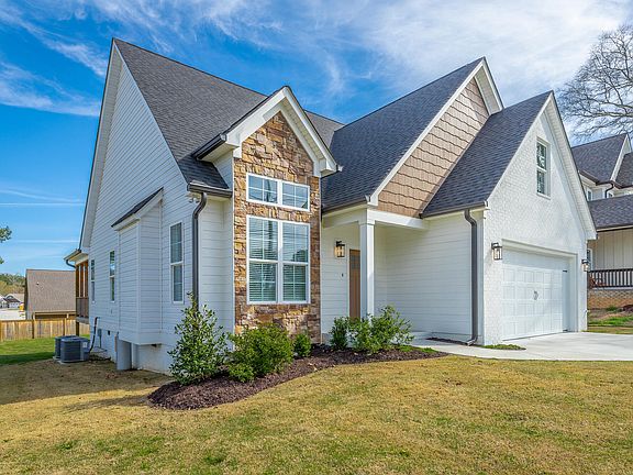 3rd image of 5012 Swan Rd