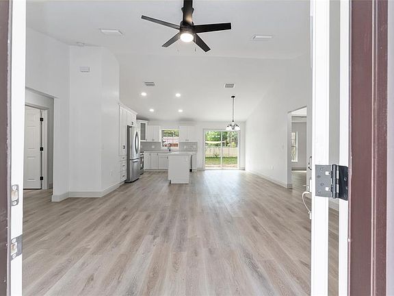 3rd image of 3368 SE 142nd Ln