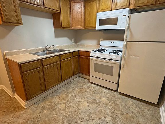 3rd image of 223 N La Crosse Avenue 2 #Lc-25