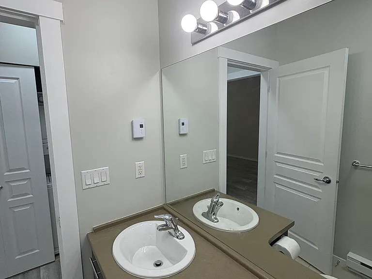 9319 University Cres — Photo 13