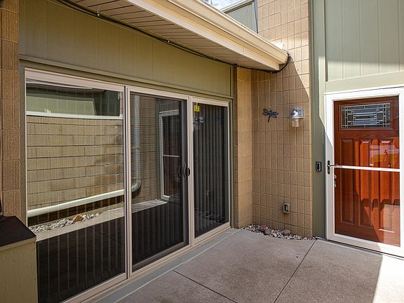 2nd image of 1229 Nicolet Cir