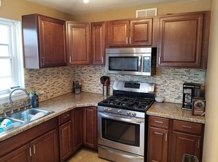 46 S Valley Rd, Glen Ellyn, IL 60137