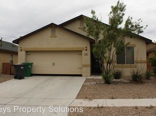 208 El Camino Loop NW, Rio Rancho, NM 87144