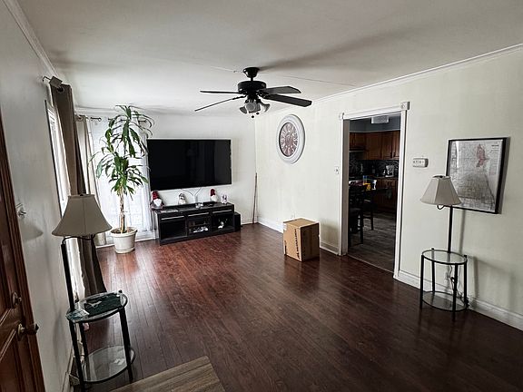 3rd image of 3006 Martin Ave