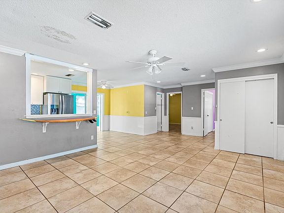 5th image of 305 9th St S