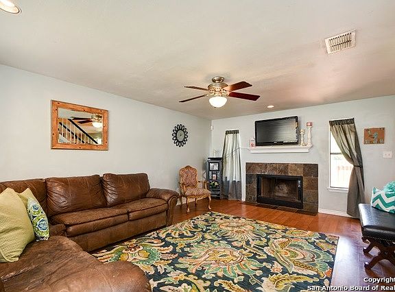 4th image of 8201 Bluff Bend Dr