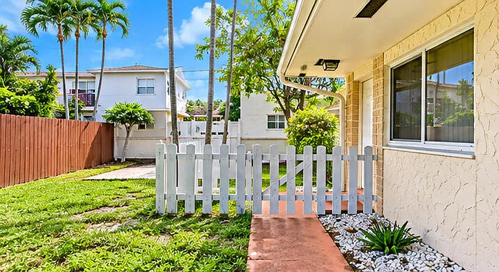 2 bed, 2.0 bath, 1759 sqft, $2,500 — Photo 2