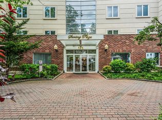171 Great Neck Rd #4R, Great Neck, NY 11020
