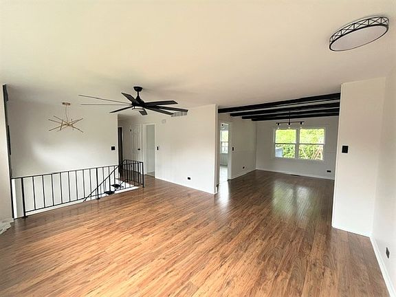 3rd image of 425 Canyon Trl