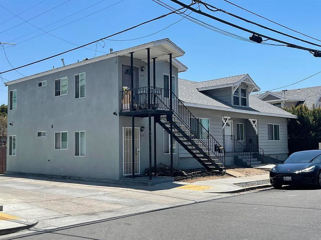1 bed, 1.0 bath, 544 sqft, $1,900 — Photo 1