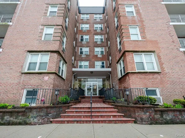 210 E Broadway #4D, Long Beach, NY 11561